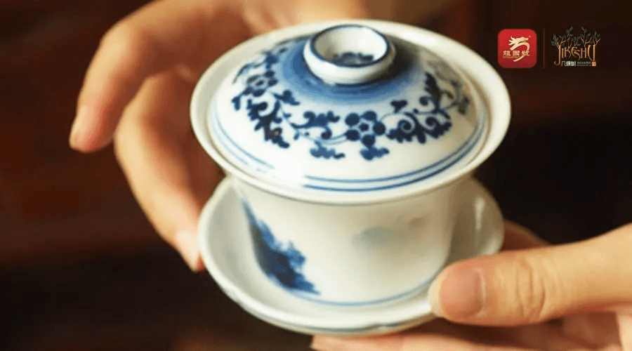 The difference between regular tea and plain water